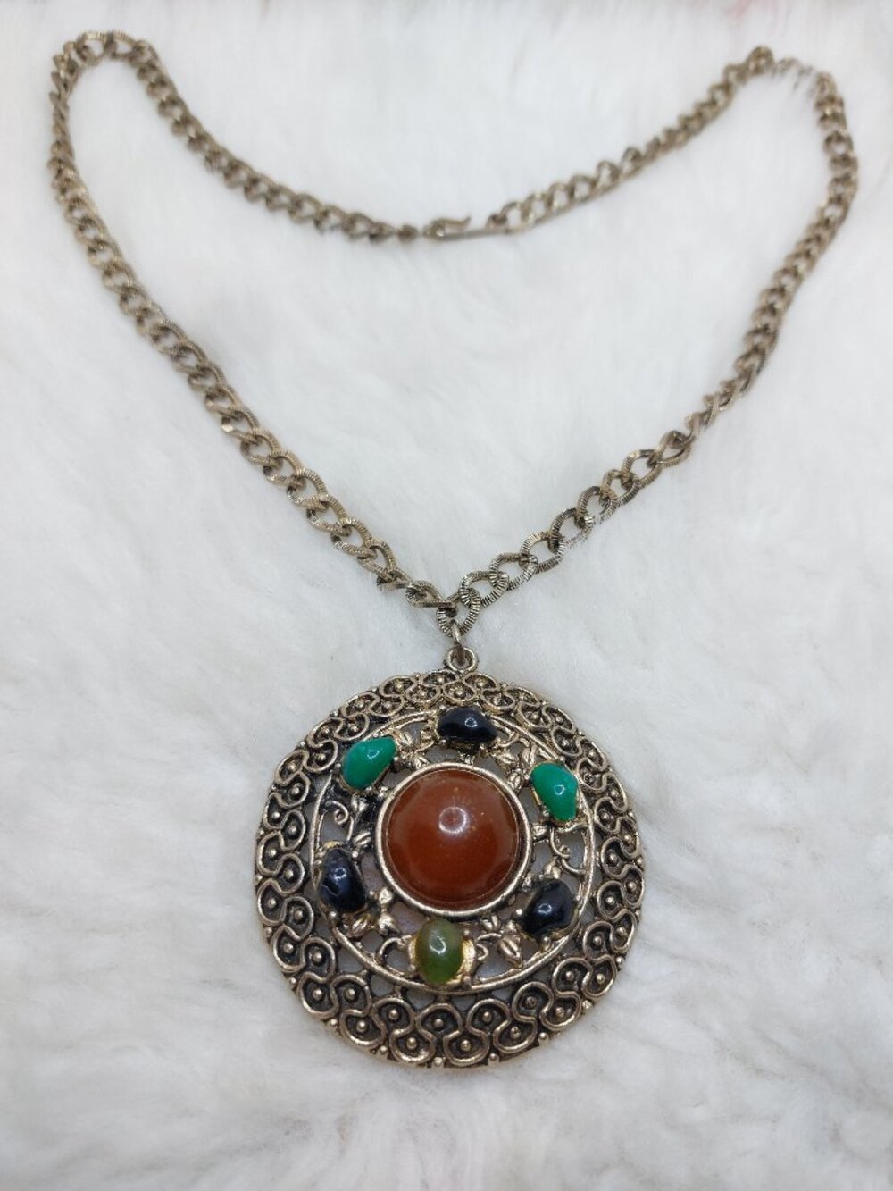 Vintage Scottish / Celtic Round Faux Agate Pendant Silvertone Metal Chain